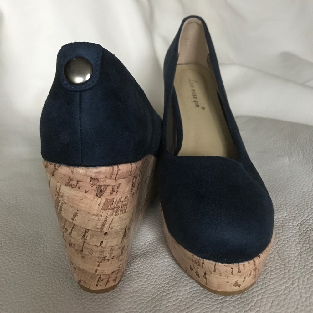 Shoes - Picture 3 of 4