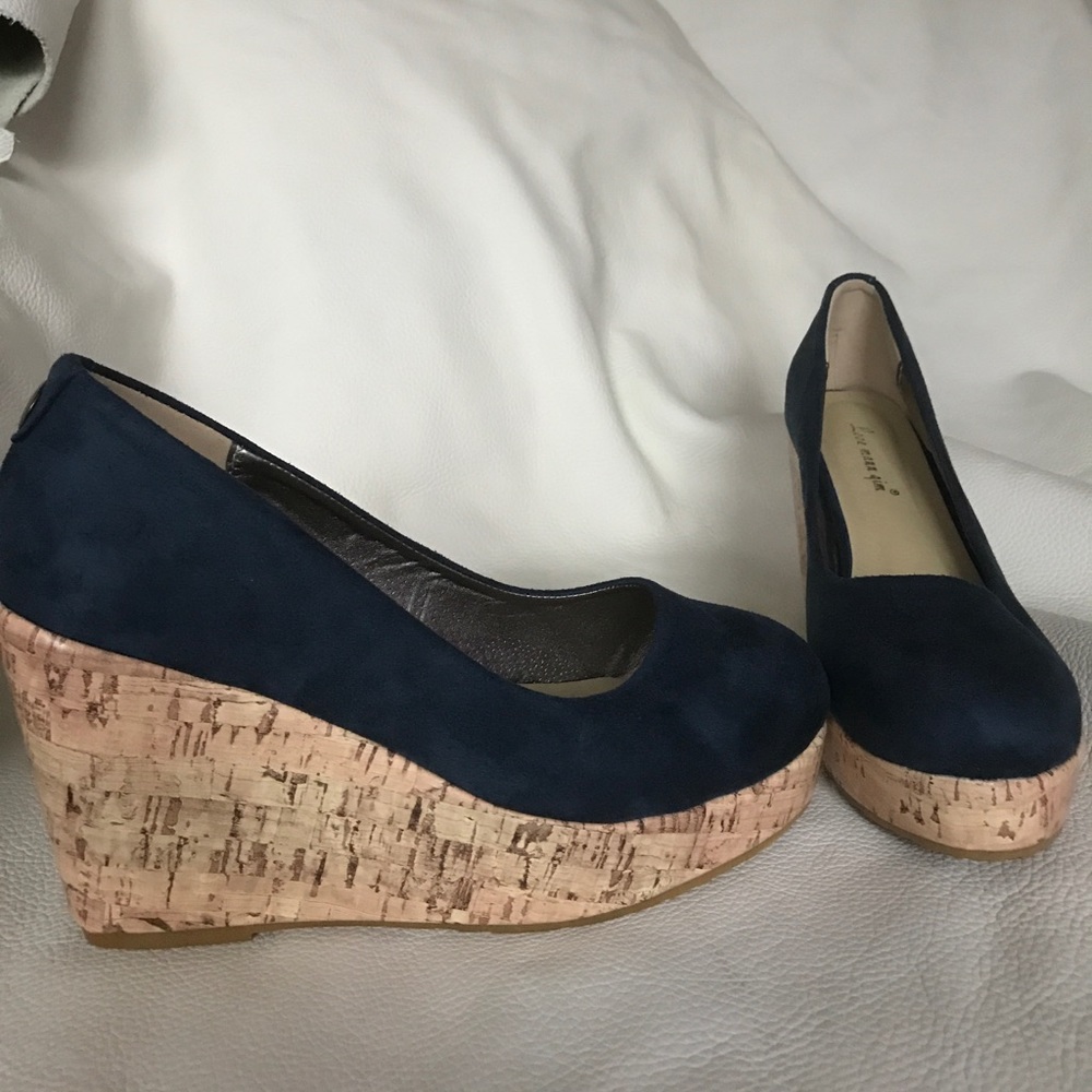 Shoes - Picture 4 of 4