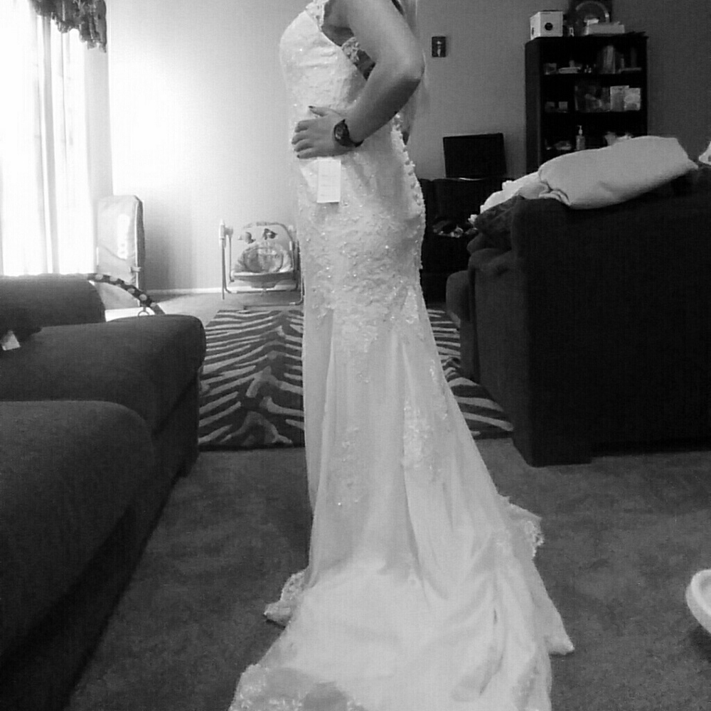 BNWT WEDDING GOWN!BNWT!! Need gone!