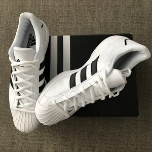 Men's Adidas kicks!!