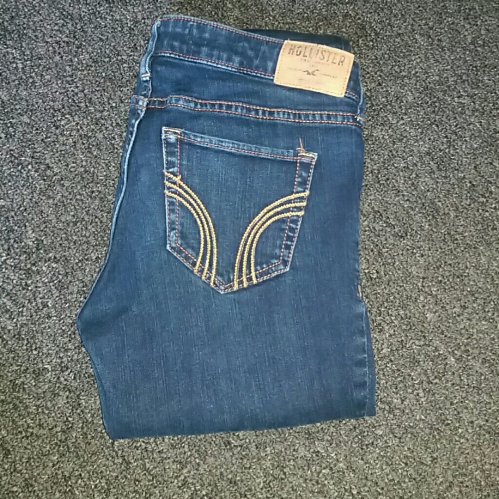 Dark wash Hollister skinny jeans