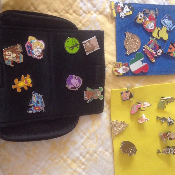 New Disney Princess and Prince Heart mystery pin set at  🏰 Disney pins👑