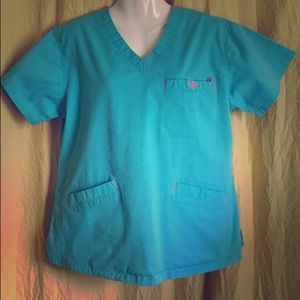 Med Couture medium scrub top
