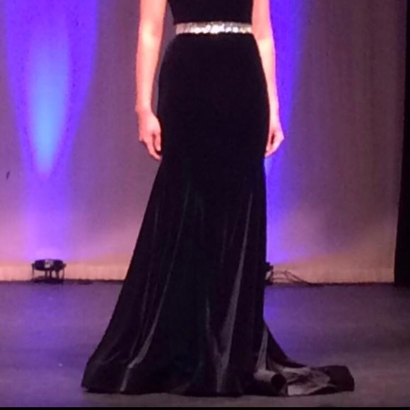 Pageant Dress - Picture 3 of 3