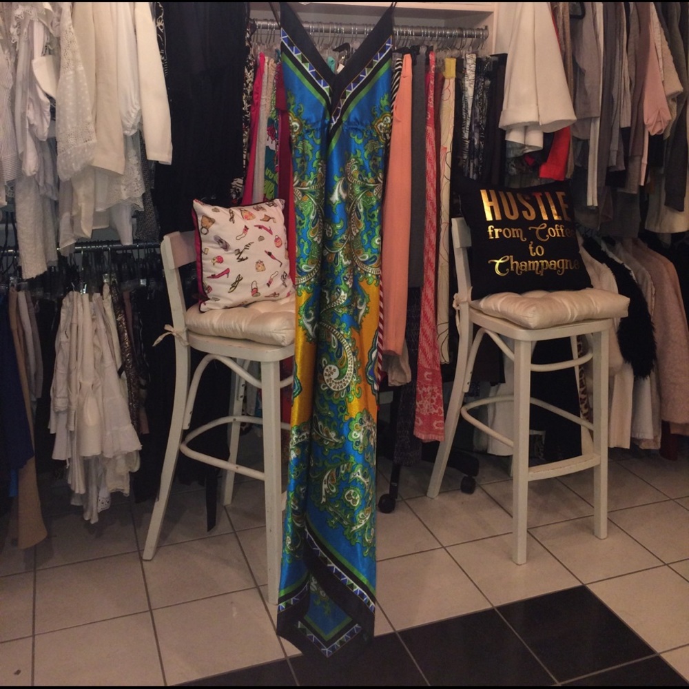 Stunning silk dress full of color