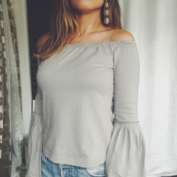 🆕Aimee Gray Off The Shoulder Bell Sleeve - Picture 4 of 5