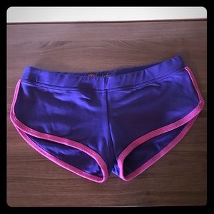 Hot yoga shorts in small