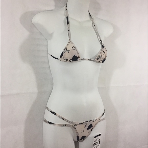 Bikini 👙 - Picture 2 of 3