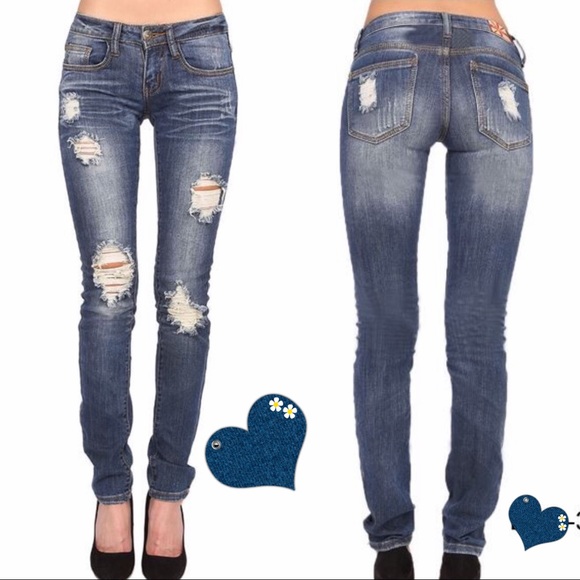 Distressed jeans - Picture 2 of 7