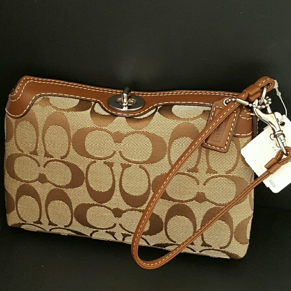 Coach Hampton Signature Capacity Wristlet
