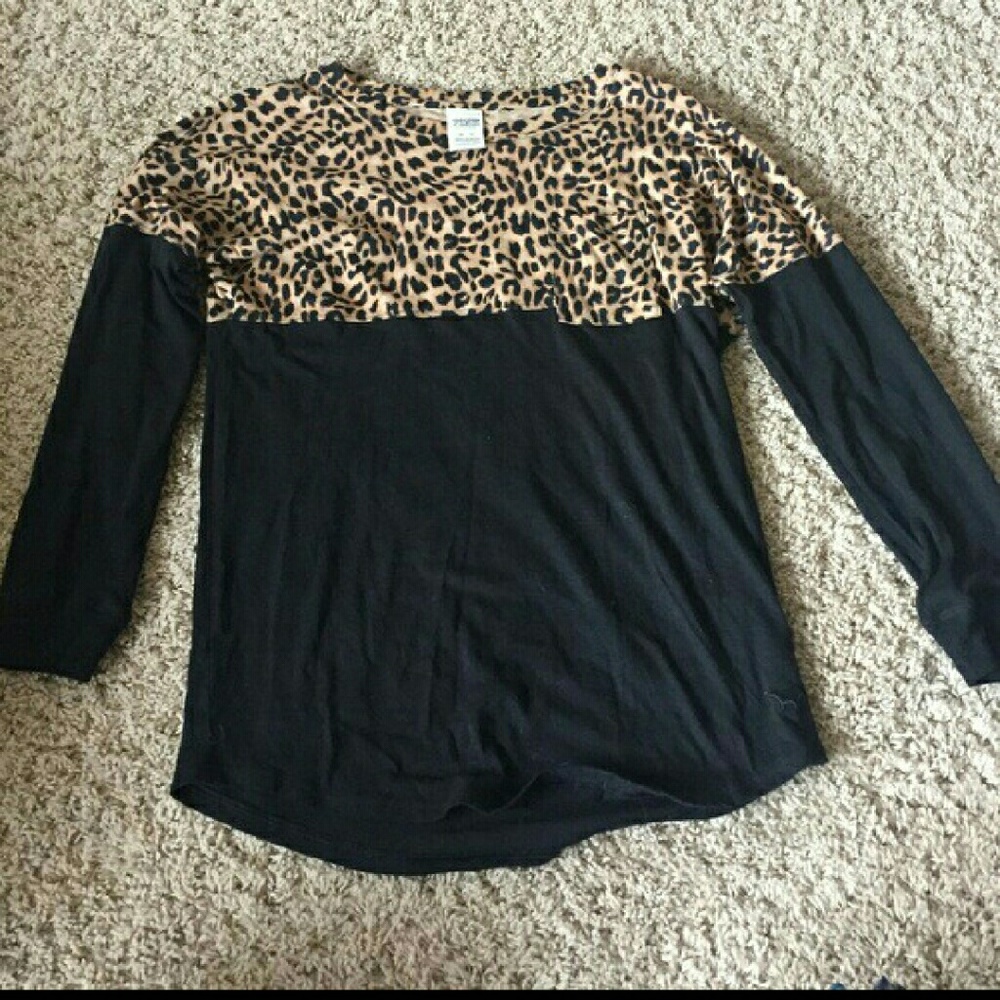 Pink vs Leopard pocket long sleeve