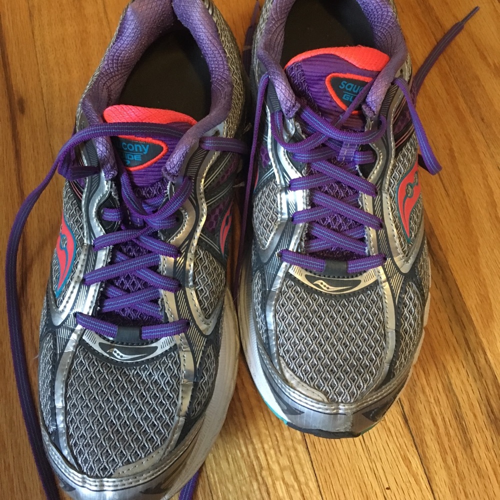 Saucony tennis shoes