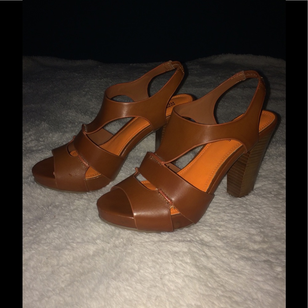 Heels - Picture 2 of 4