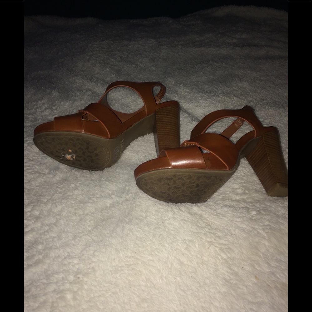 Heels - Picture 3 of 4