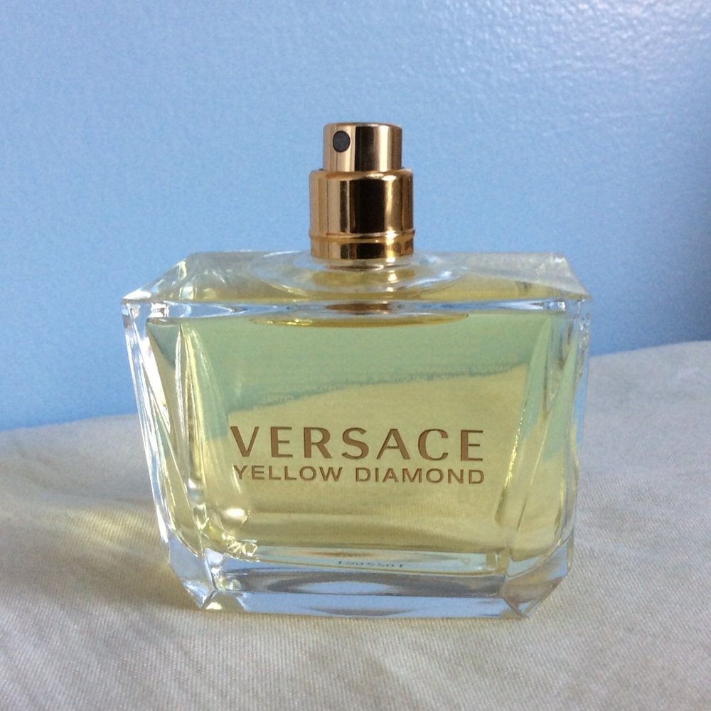 Versace yellow diamond