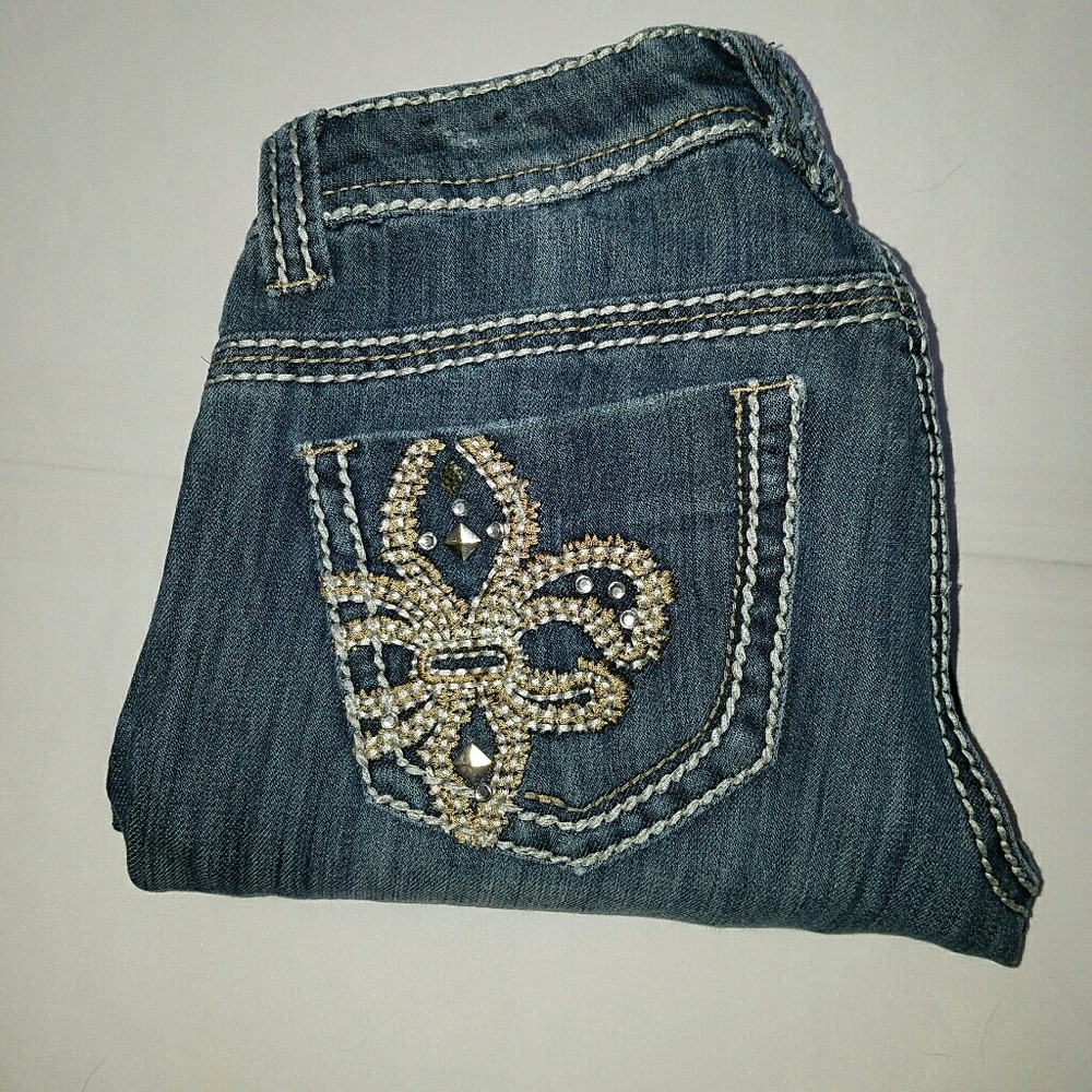 ⭐SALE! Destroyed Denim YMI Jeans See description