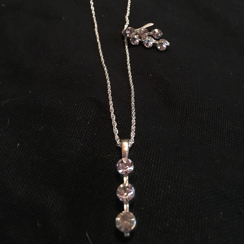 Silver tone necklace set