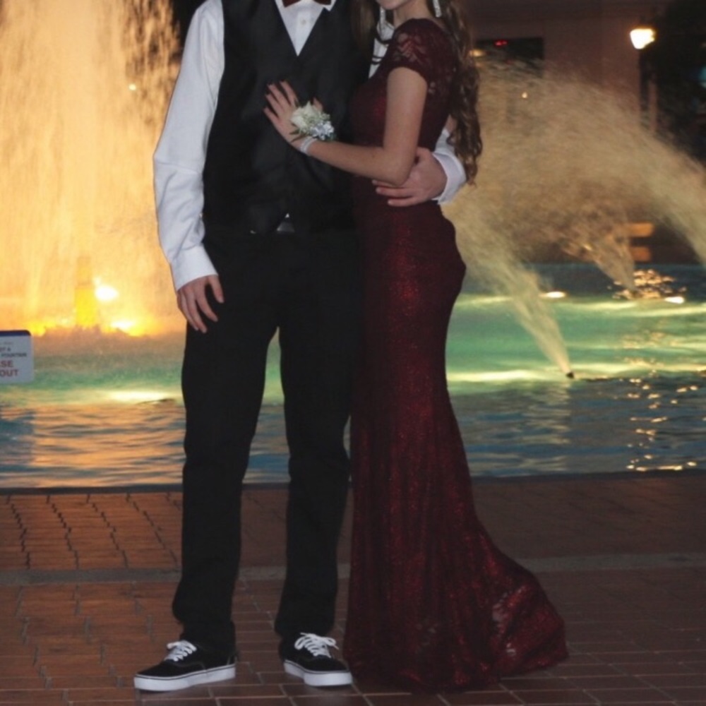 PROM DRESS - Picture 3 of 3