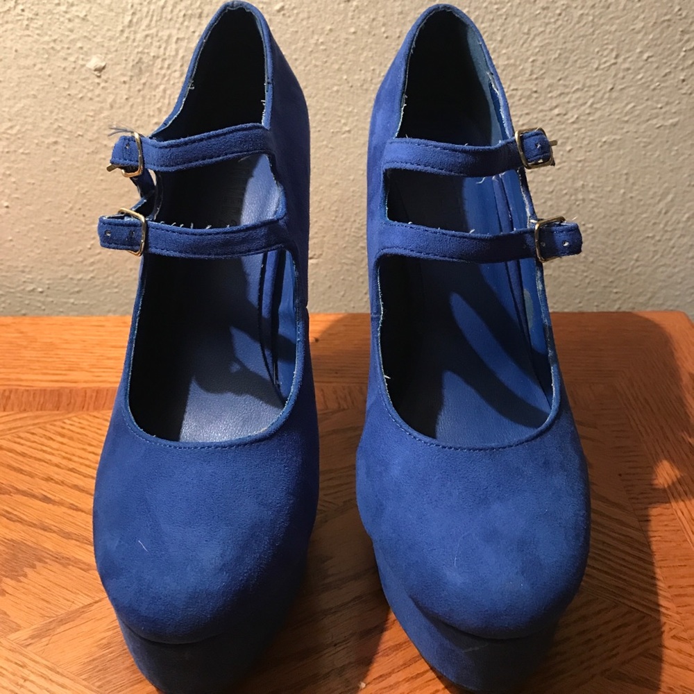 🌸 Cobalt blue high heels