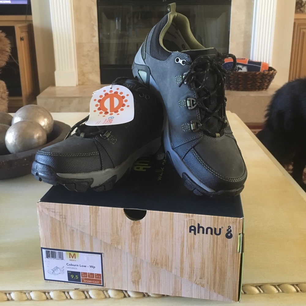 Ahnu Hiking Shoes Men's size 9.5
