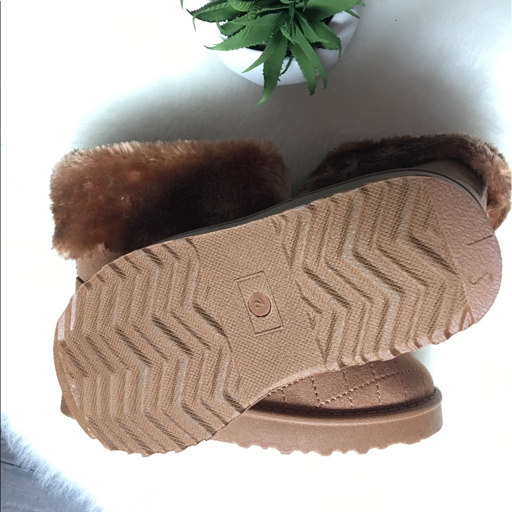 π Wild Fur Boot π
- Picture 3 of 4