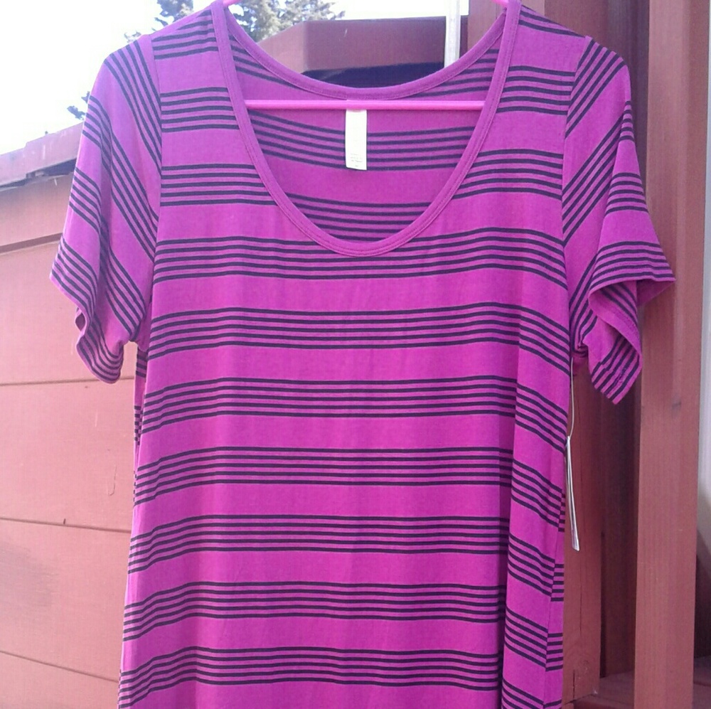 brand new lularoe classic tee