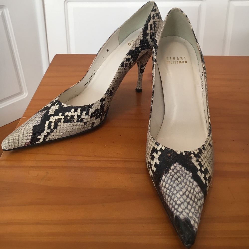 *SALE* Stuart Weitzman - Snake Skin Heels - Size 7