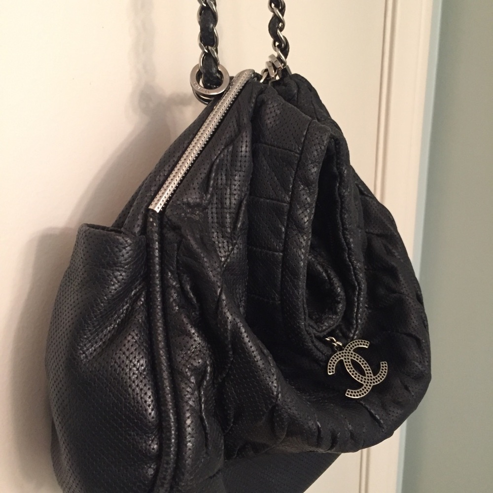 Chanel 💕 - Picture 3 of 8