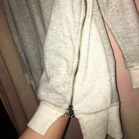 Sweater - Picture 3 of 4