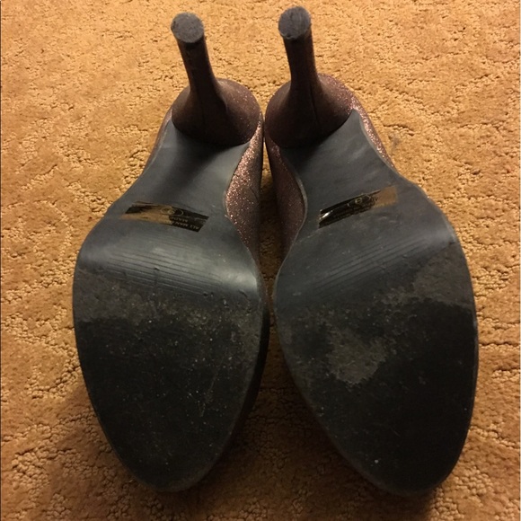 Bronze sparkle 5" Pumps size 9 - Picture 4 of 4