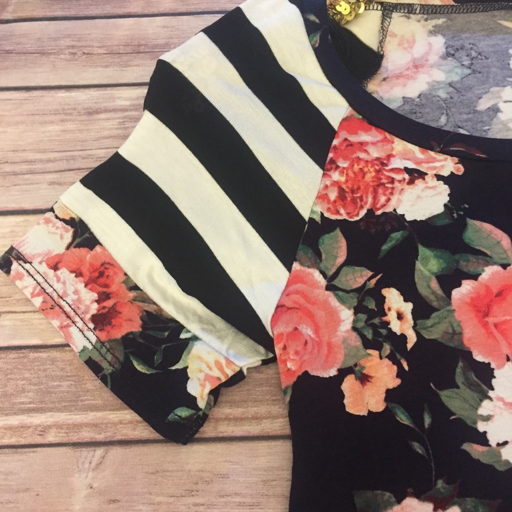 New! M-L Stripe/Floral combo tee - Picture 3 of 5