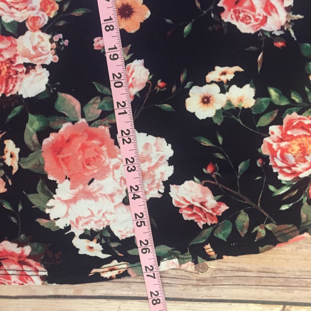 New! M-L Stripe/Floral combo tee - Picture 5 of 5