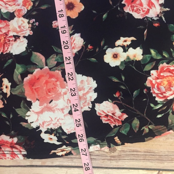 New! M-L Stripe/Floral combo tee - Picture 5 of 5