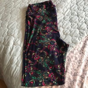 Tall and Curvy LuLa Roe leggings