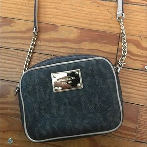 FLASH SALE!!! Michael kor's cross body bag