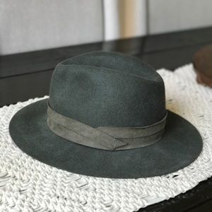 Wide brim wool fedora