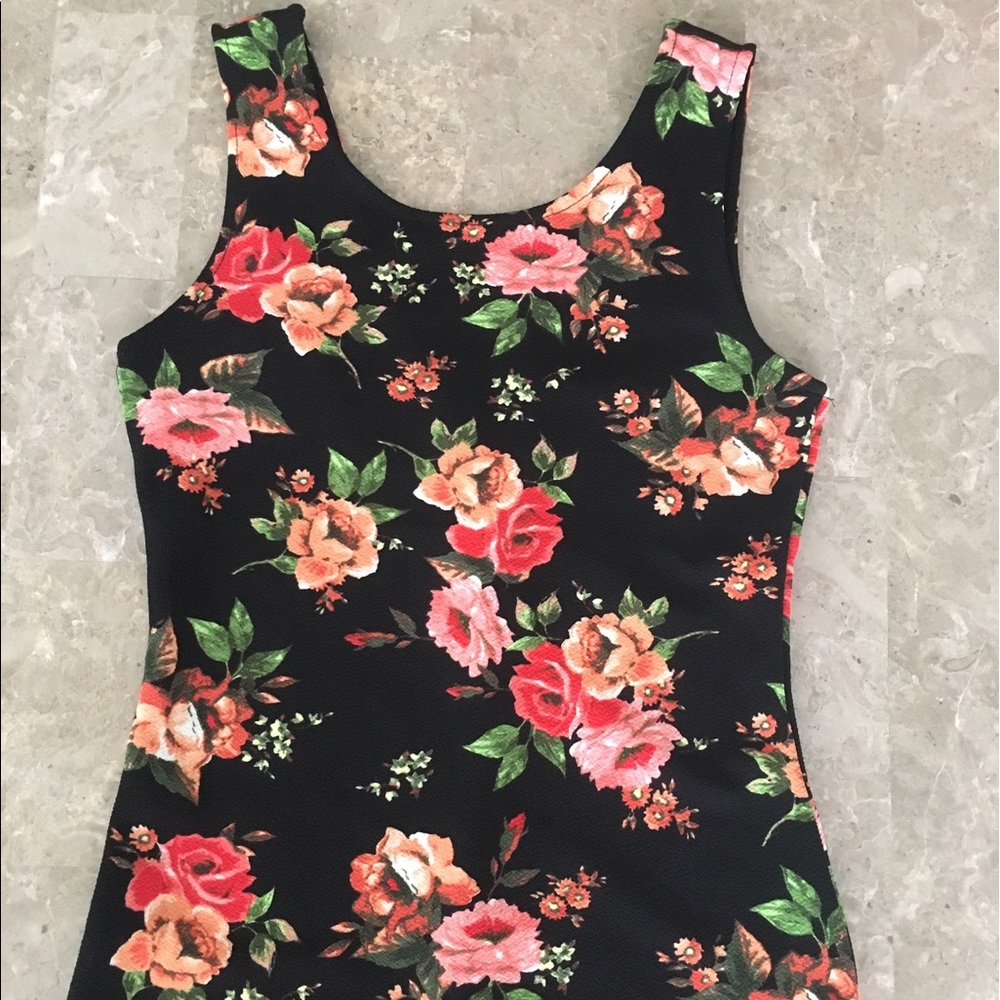 Black dress with floral print Small