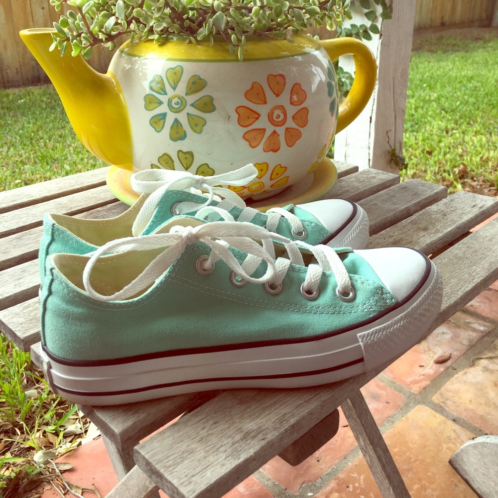 Teal converse