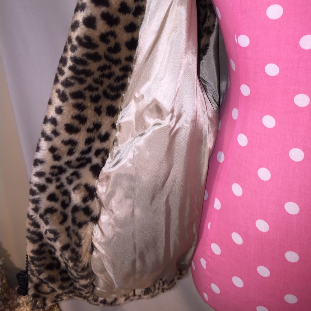Faux Fur Leopard Vest Sz S (fits like a M) - Picture 4 of 7