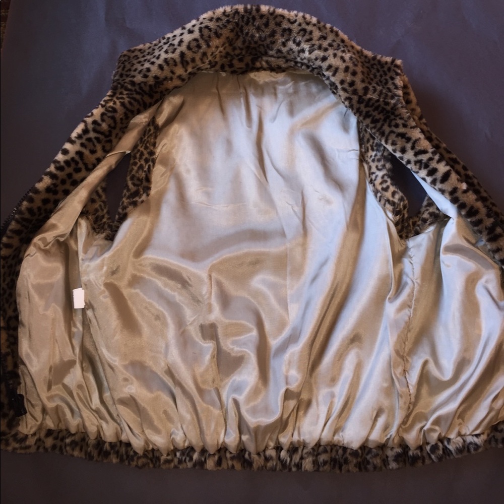 Faux Fur Leopard Vest Sz S (fits like a M) - Picture 5 of 7