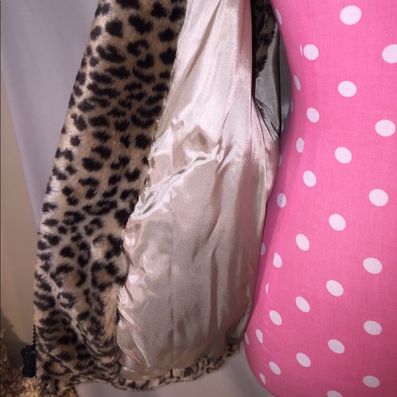 Faux Fur Leopard Vest Sz S (fits like a M) - Picture 4 of 7