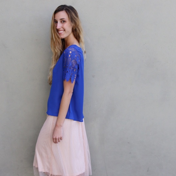 blue lace sleeve blouse - Picture 4 of 4