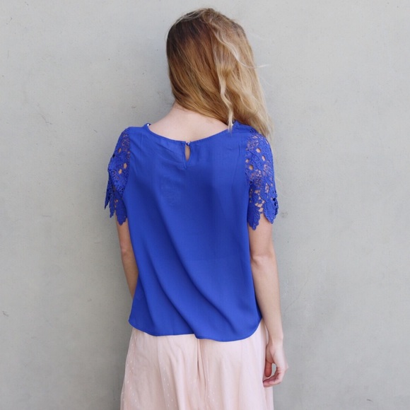 blue lace sleeve blouse - Picture 3 of 4
