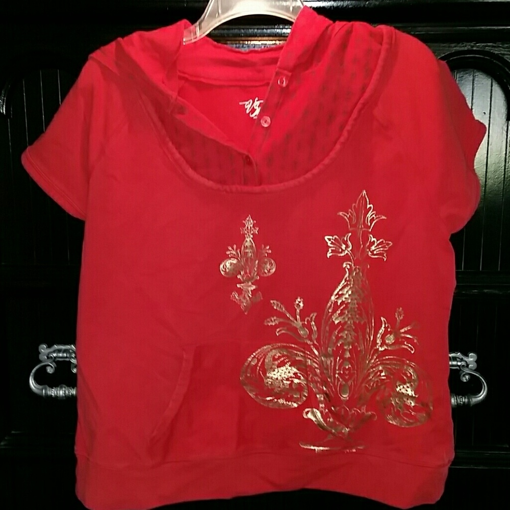 short sleave shirt with hood