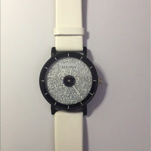 Beautiful fashion new watch for woman,m
