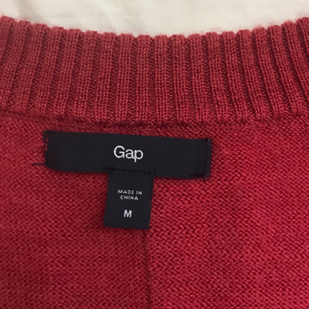 Red Gap wool crew neck sweater size medium - Picture 3 of 4