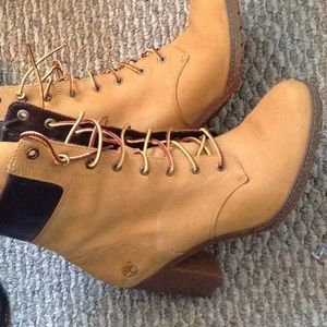 Shoe boots