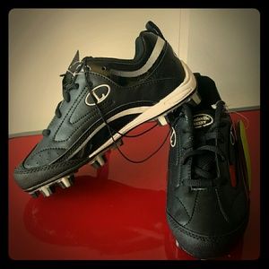 Louisville slugger cleats