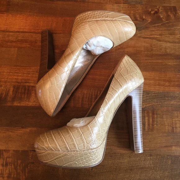 BCBG Generation Tan Embossed Heels - 8 - Picture 1 of 7