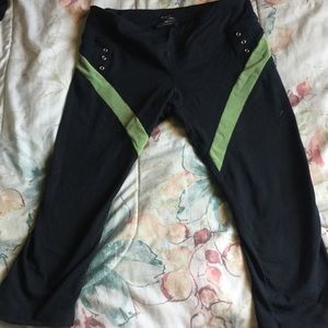 Capri yoga pants